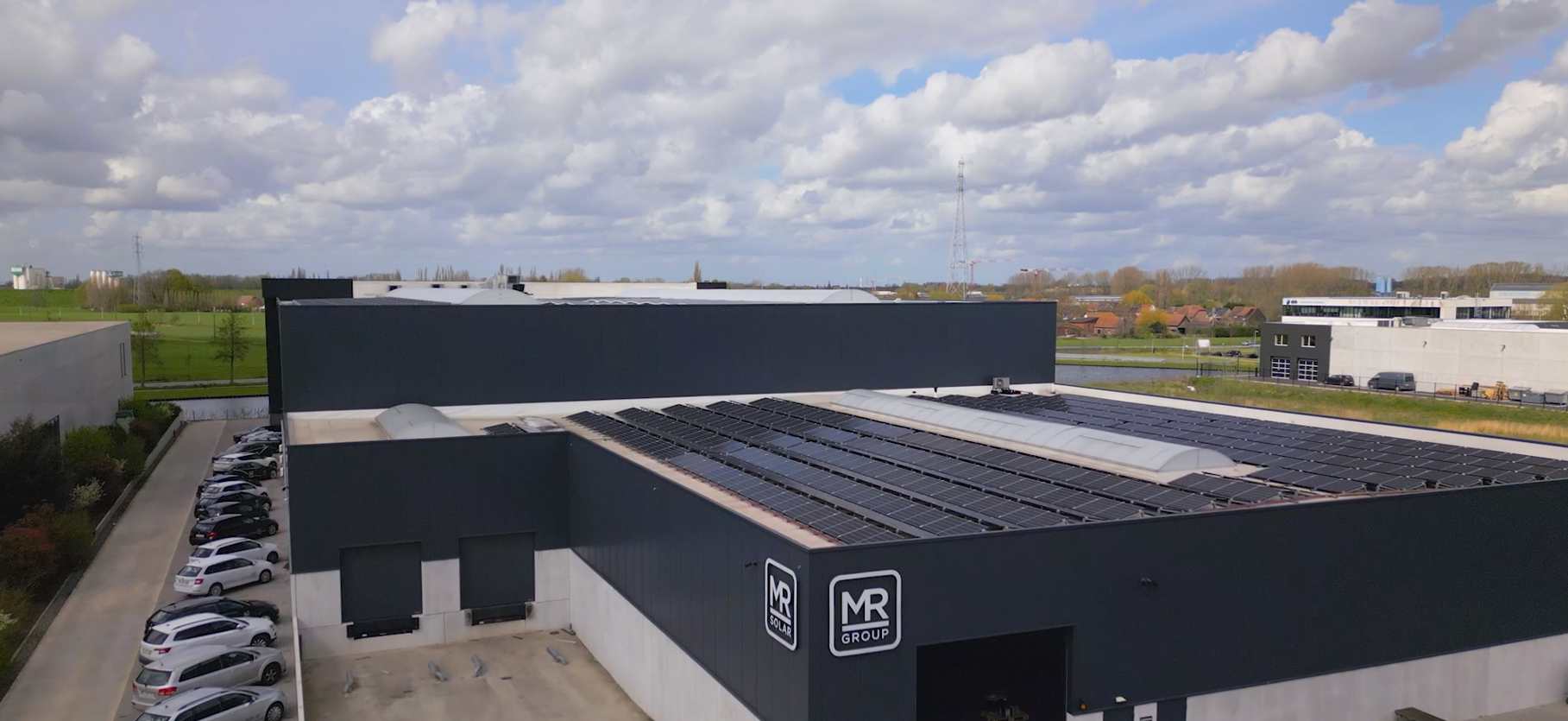 Zonnepanelen op hoofdkantoor MR Solar